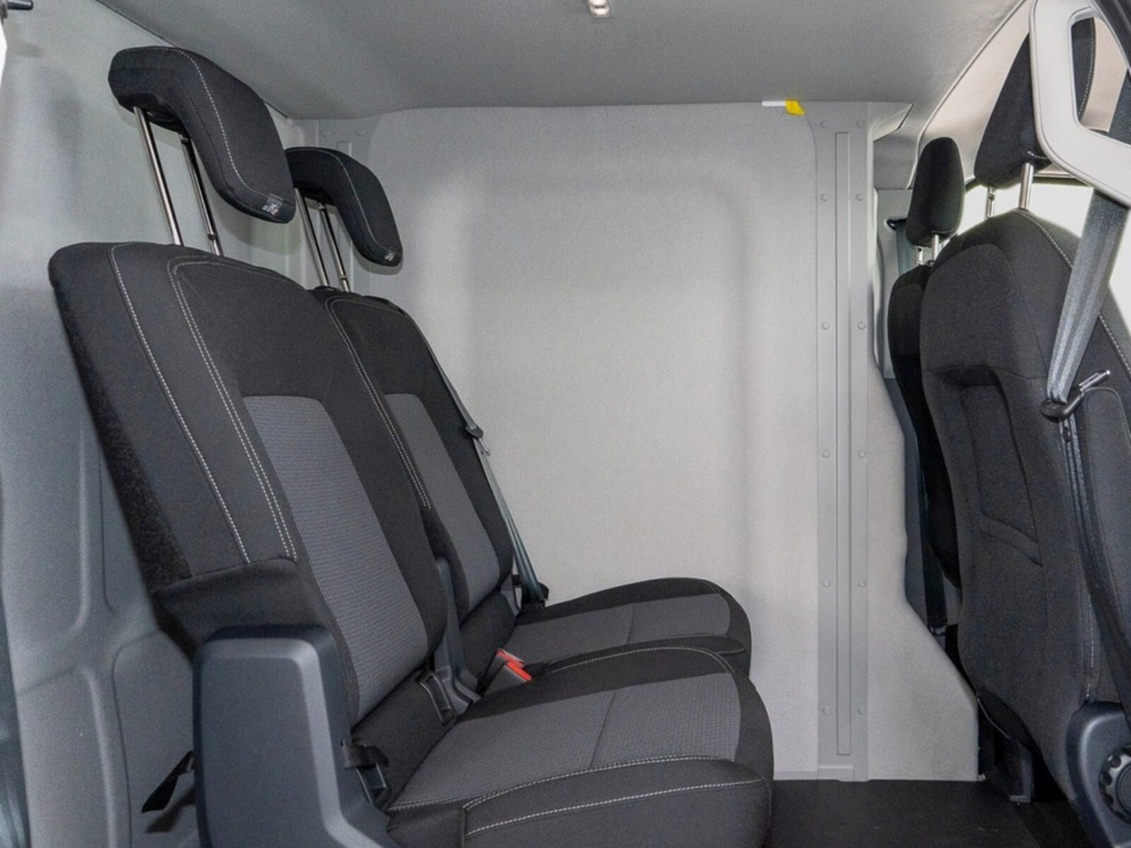 Volkswagen Transporter Kasten langer Radstand – Bild 7