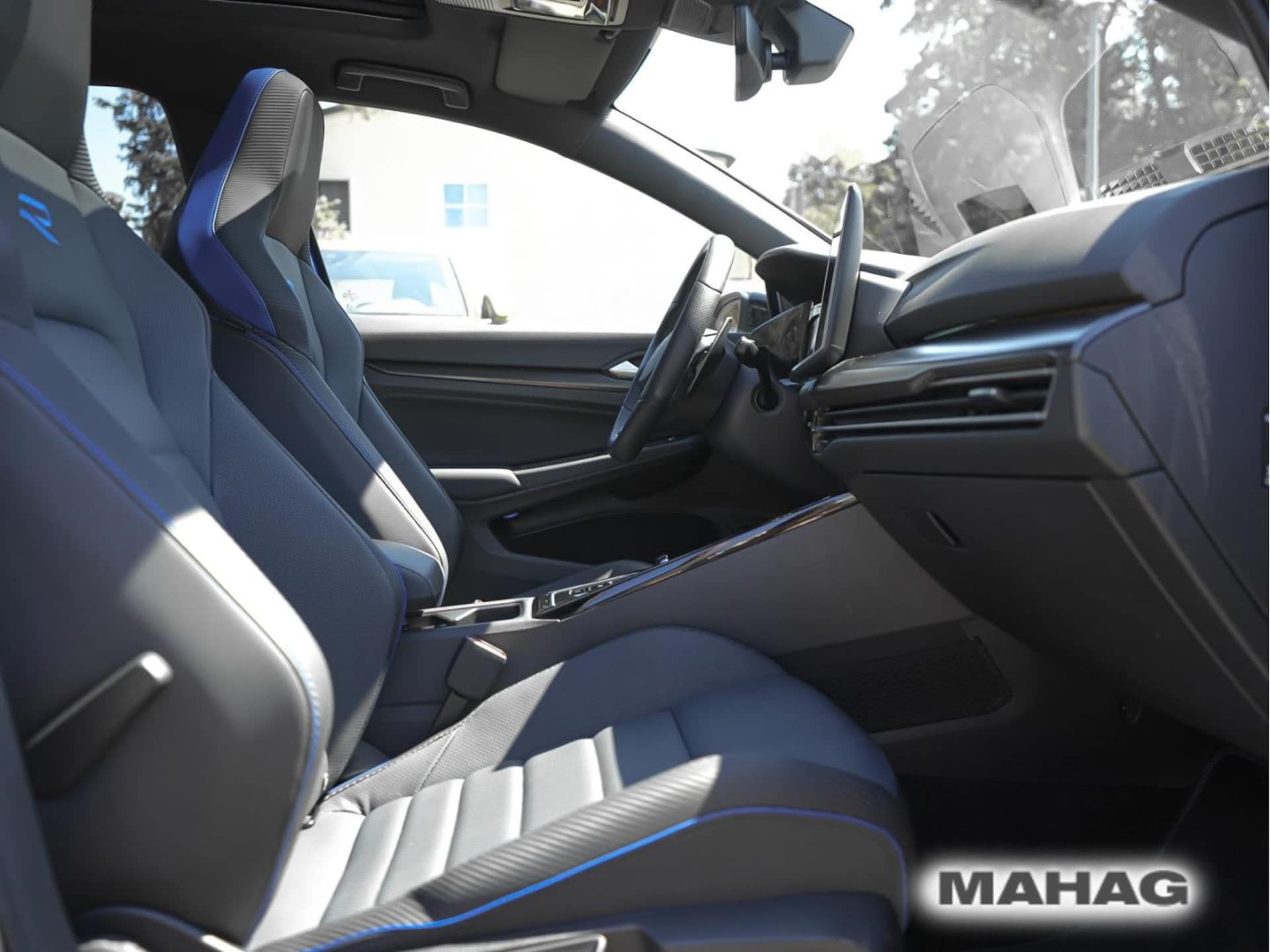 Volkswagen Golf Variant R