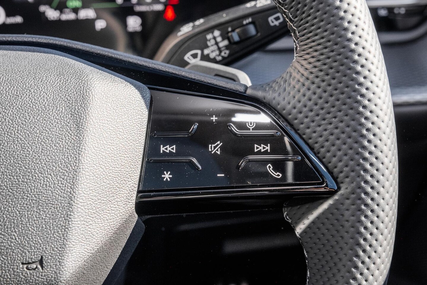 Image about Audi Q5 SUV e-hybrid quattro S tronic
