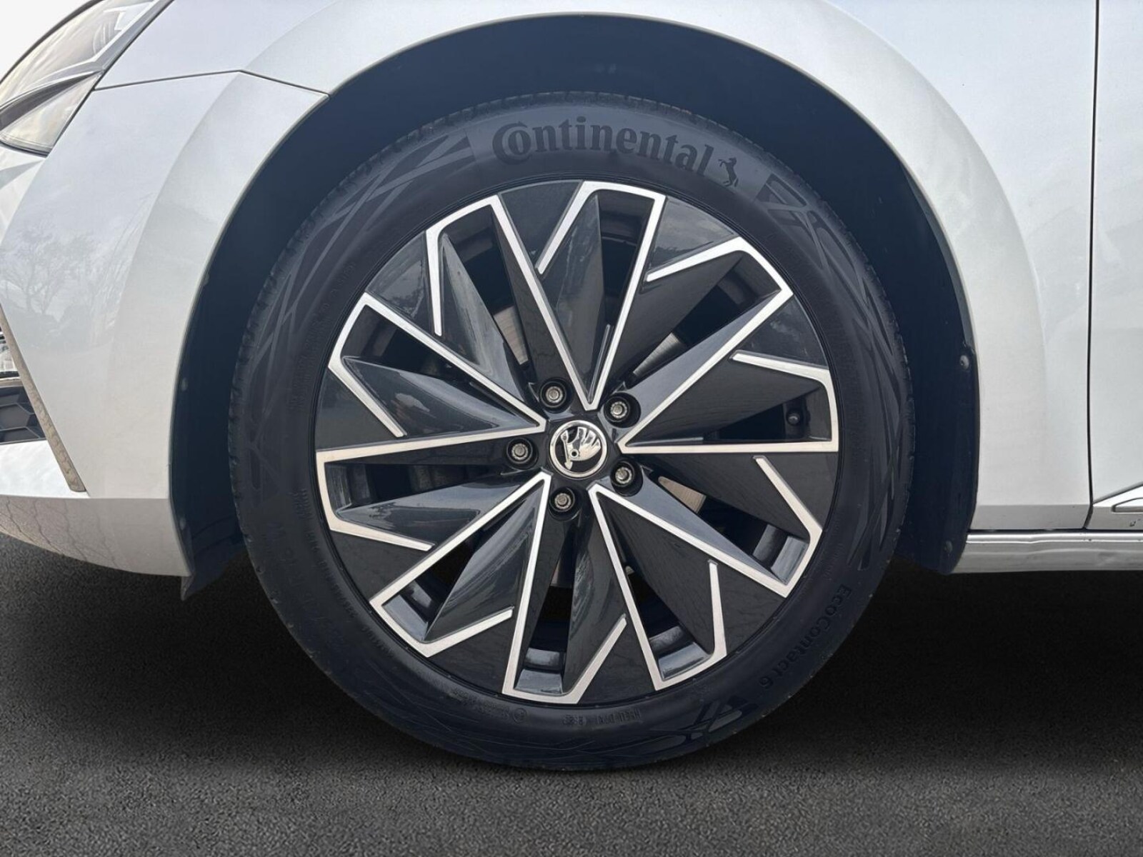 Škoda Superb – Bild 7