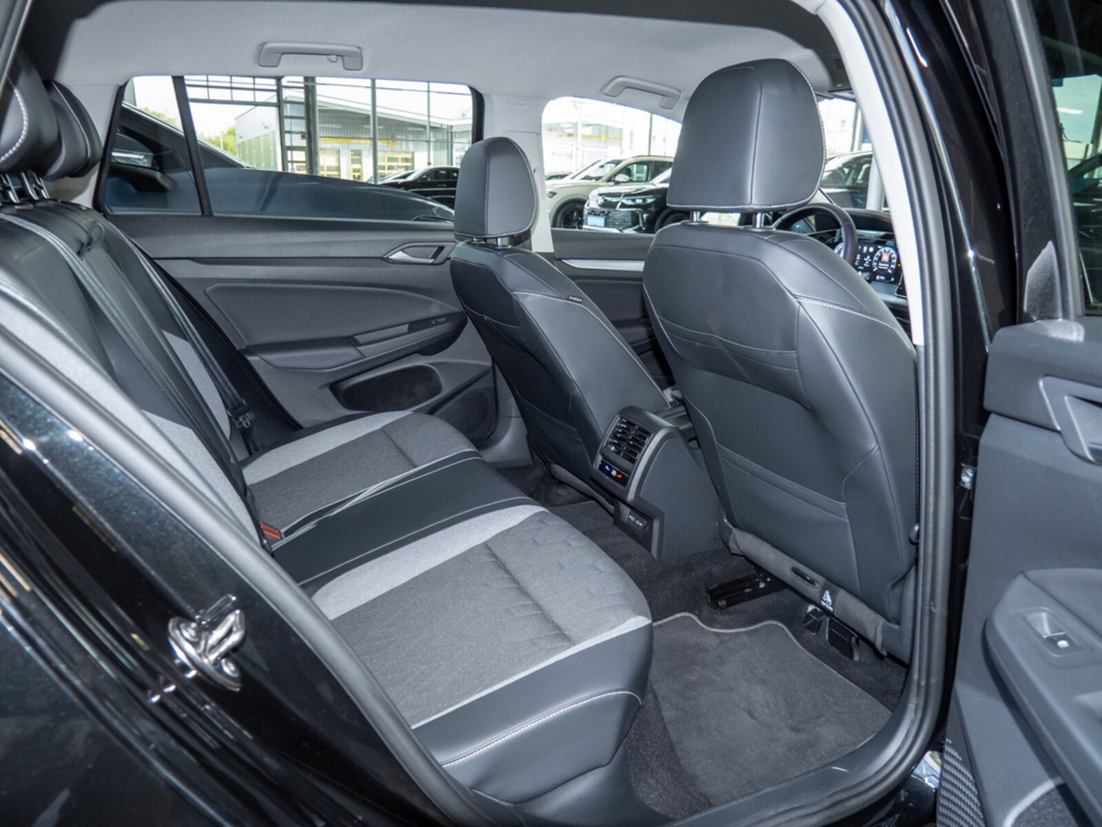 Volkswagen Golf Variant – Bild 7