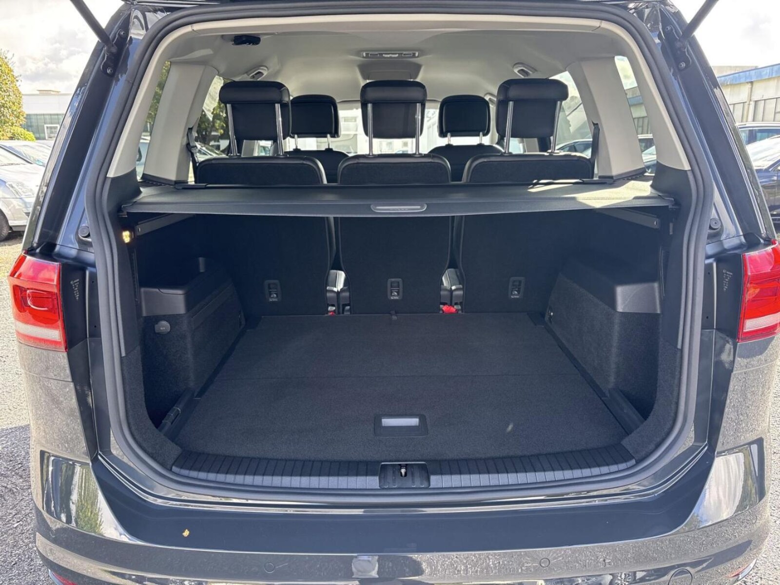 Volkswagen Touran – Bild 13