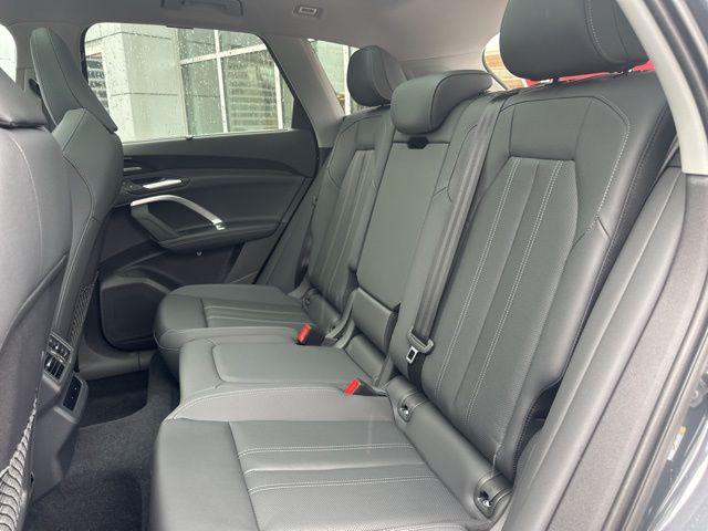 2025 Audi Q5 Premium Plus - Photo 12