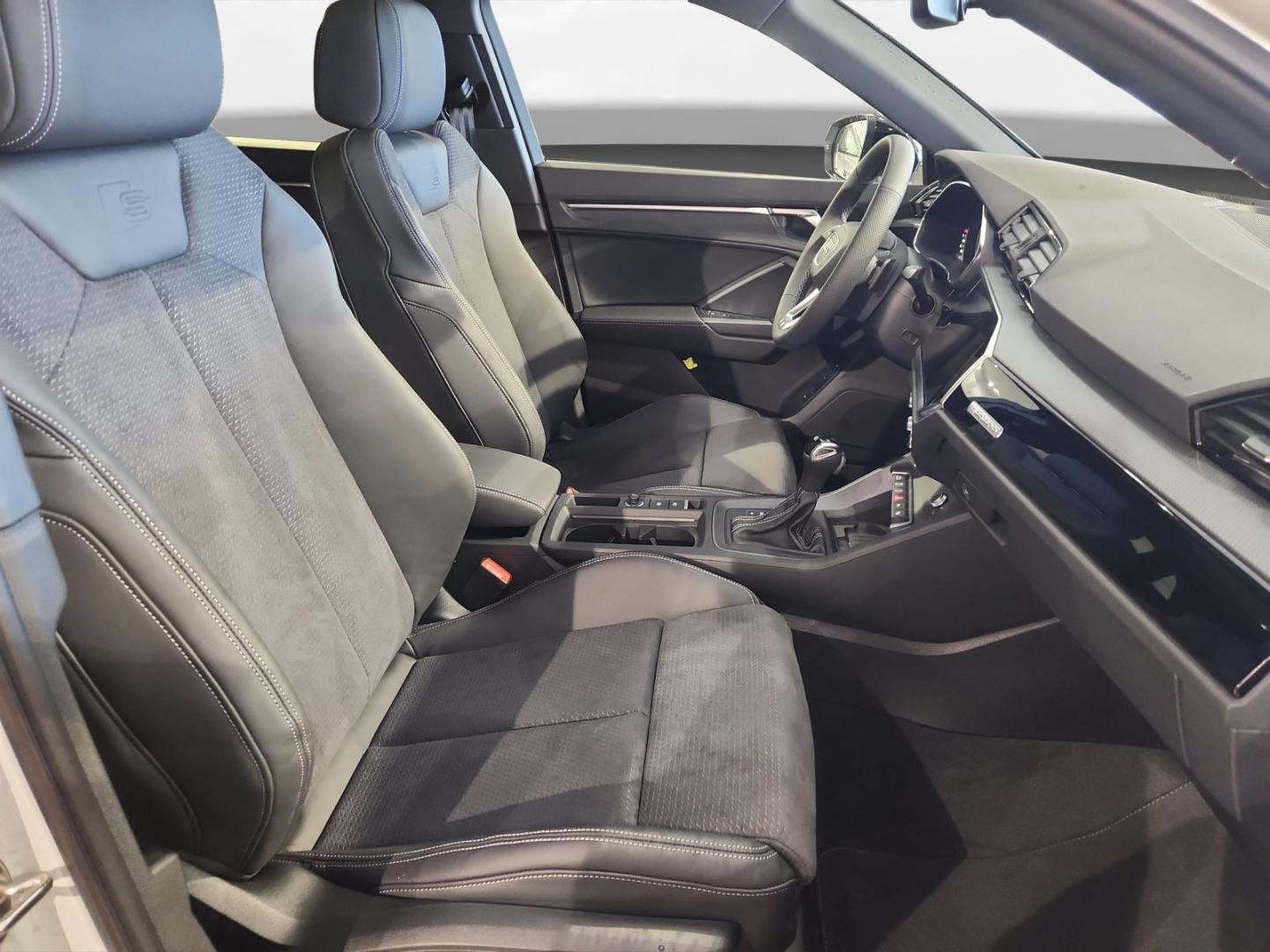 Image about Audi Q3 S line 40 TFSI quattro S tronic