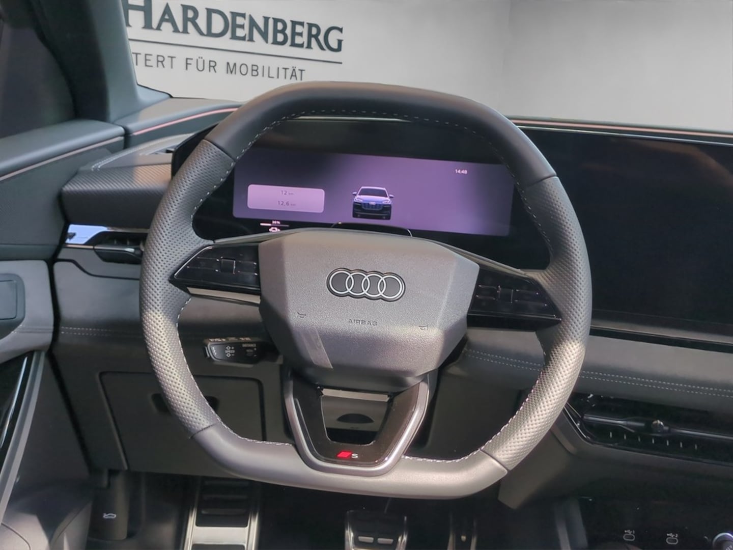 Bild über Audi Q6 SUV e-tron S line business e-tron performance 225 kW - für weitere Informationen kontaktieren Sie den Audi Partner