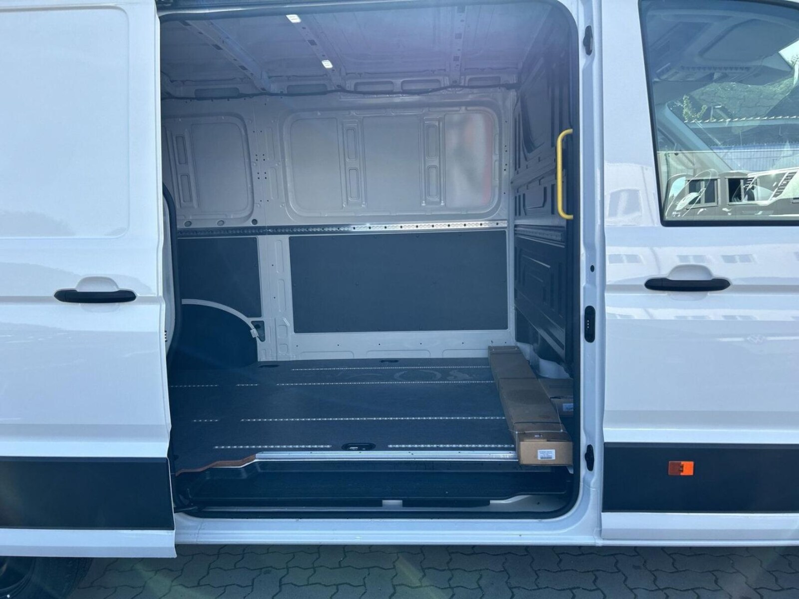 Volkswagen Crafter Kasten mittlerer Radstand – Bild 10