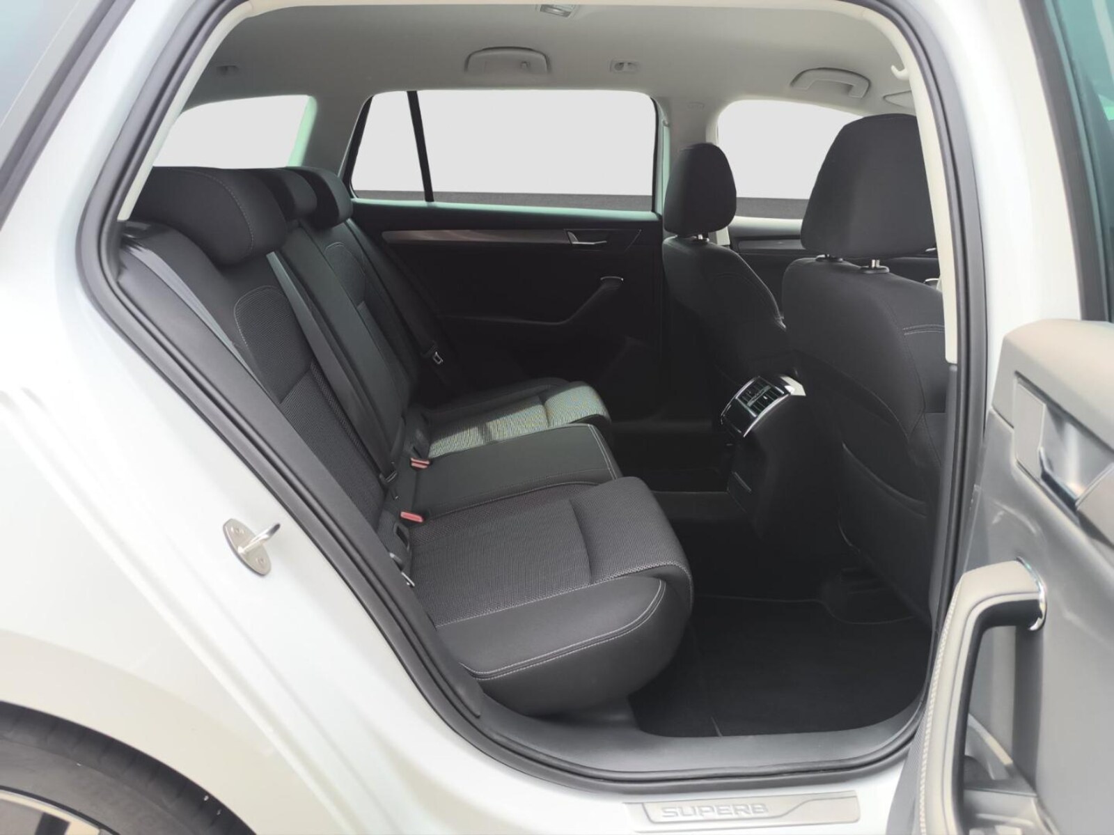 Škoda Superb Combi – Bild 23