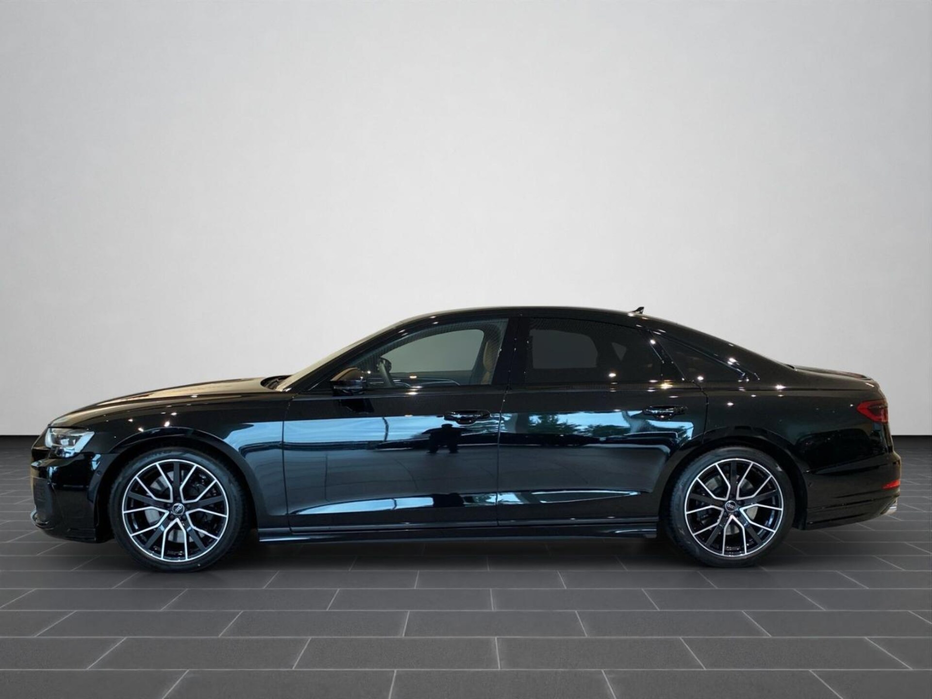 Audi S8