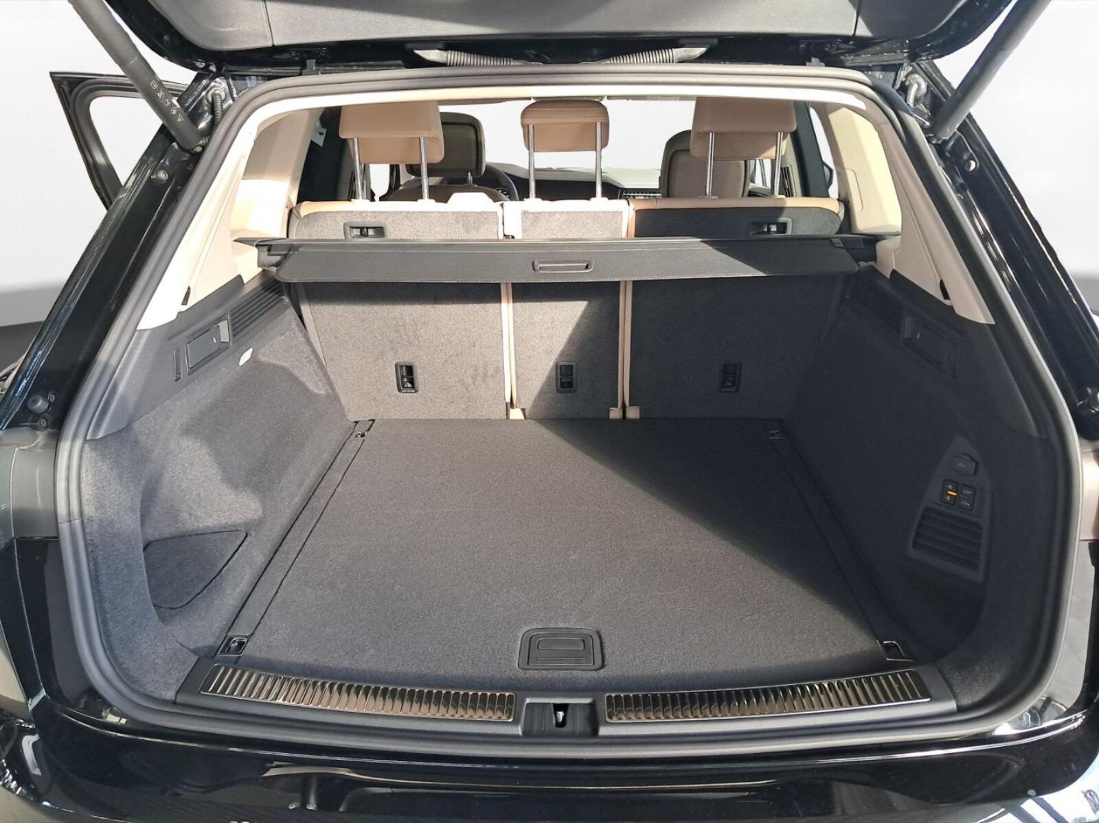Volkswagen Touareg – Bild 12