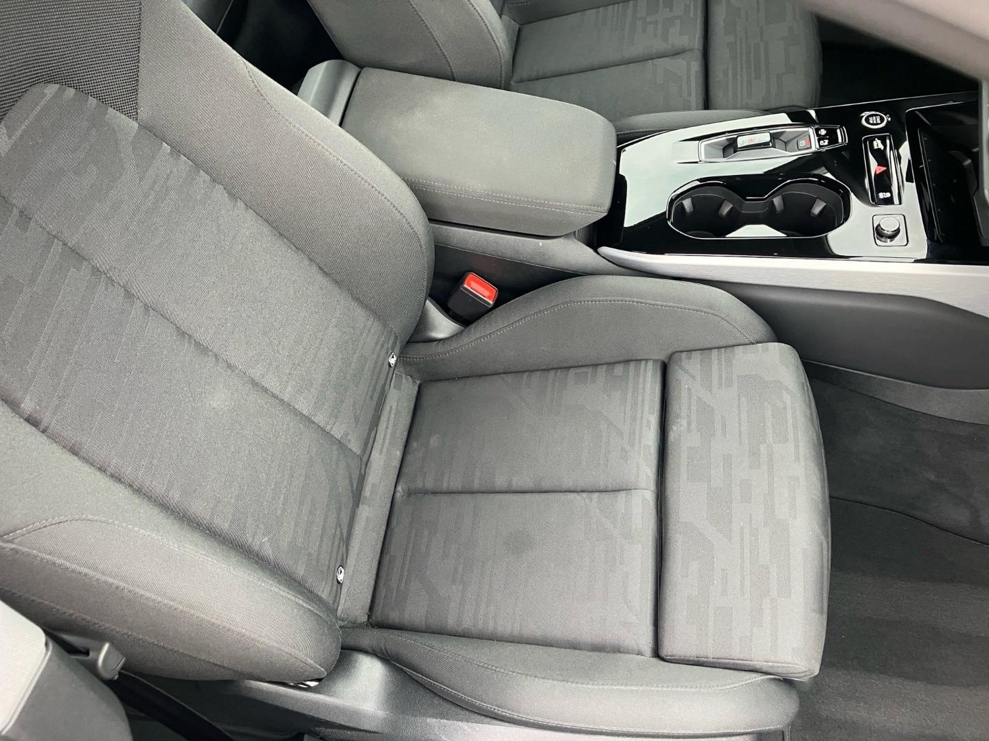 Bild über Audi A6 Limousine TDI 150 kW S tronic - für weitere Informationen kontaktieren Sie den Audi Partner