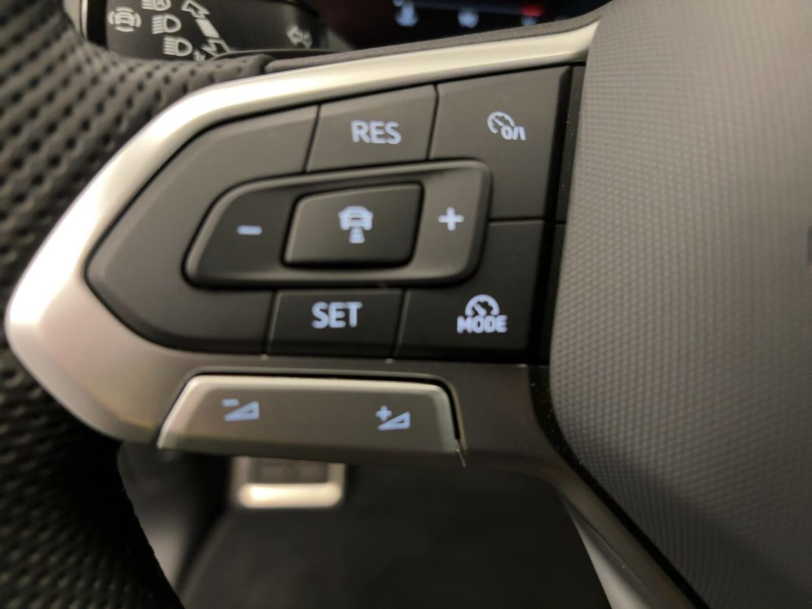Volkswagen Touareg – Bild 16