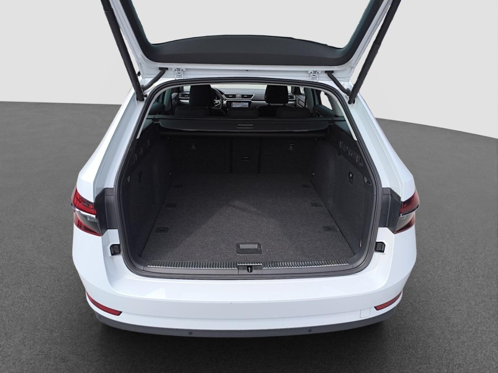 Škoda Superb Combi – Bild 24
