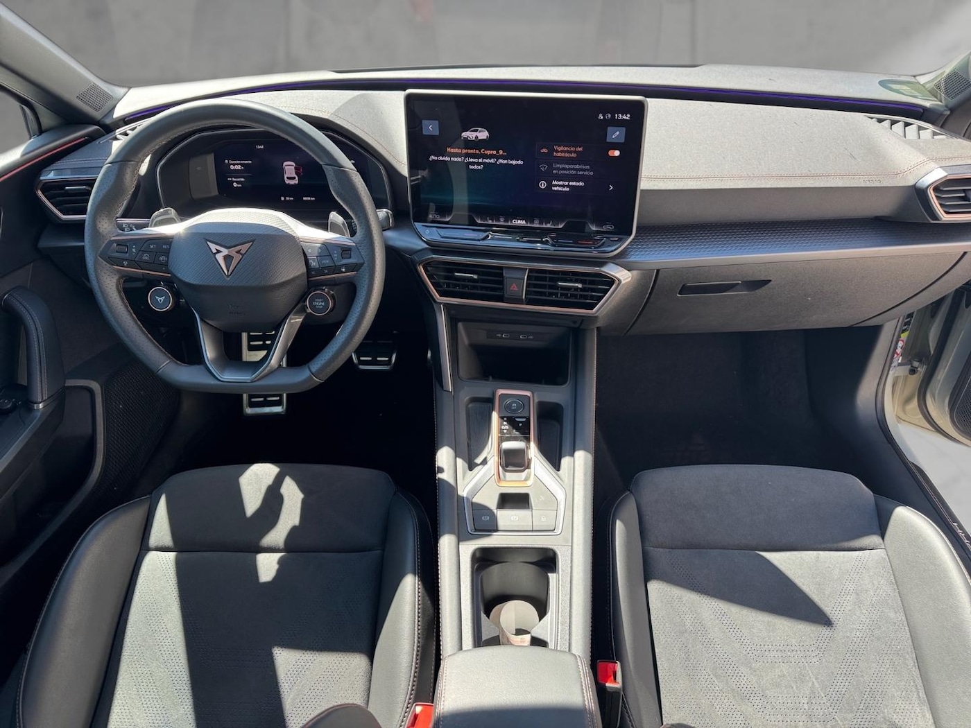 CUPRA Leon León 1.5 eTSI DSG 110 kW (150 CV) — photo 4