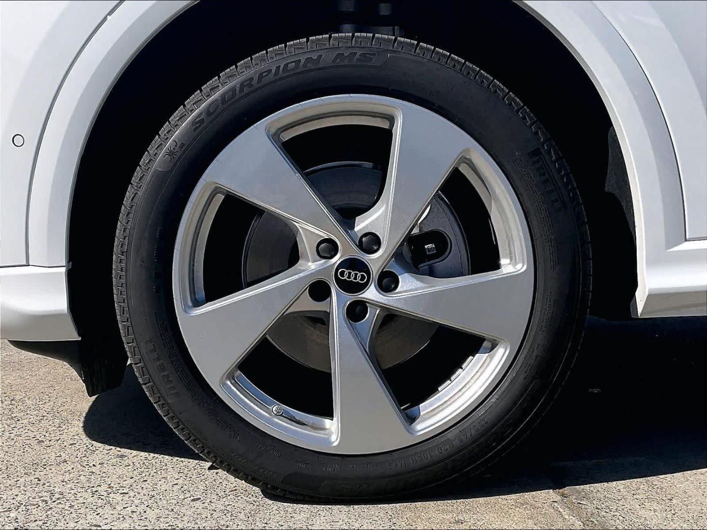 2025 Audi Q5 Premium Plus - Photo 13