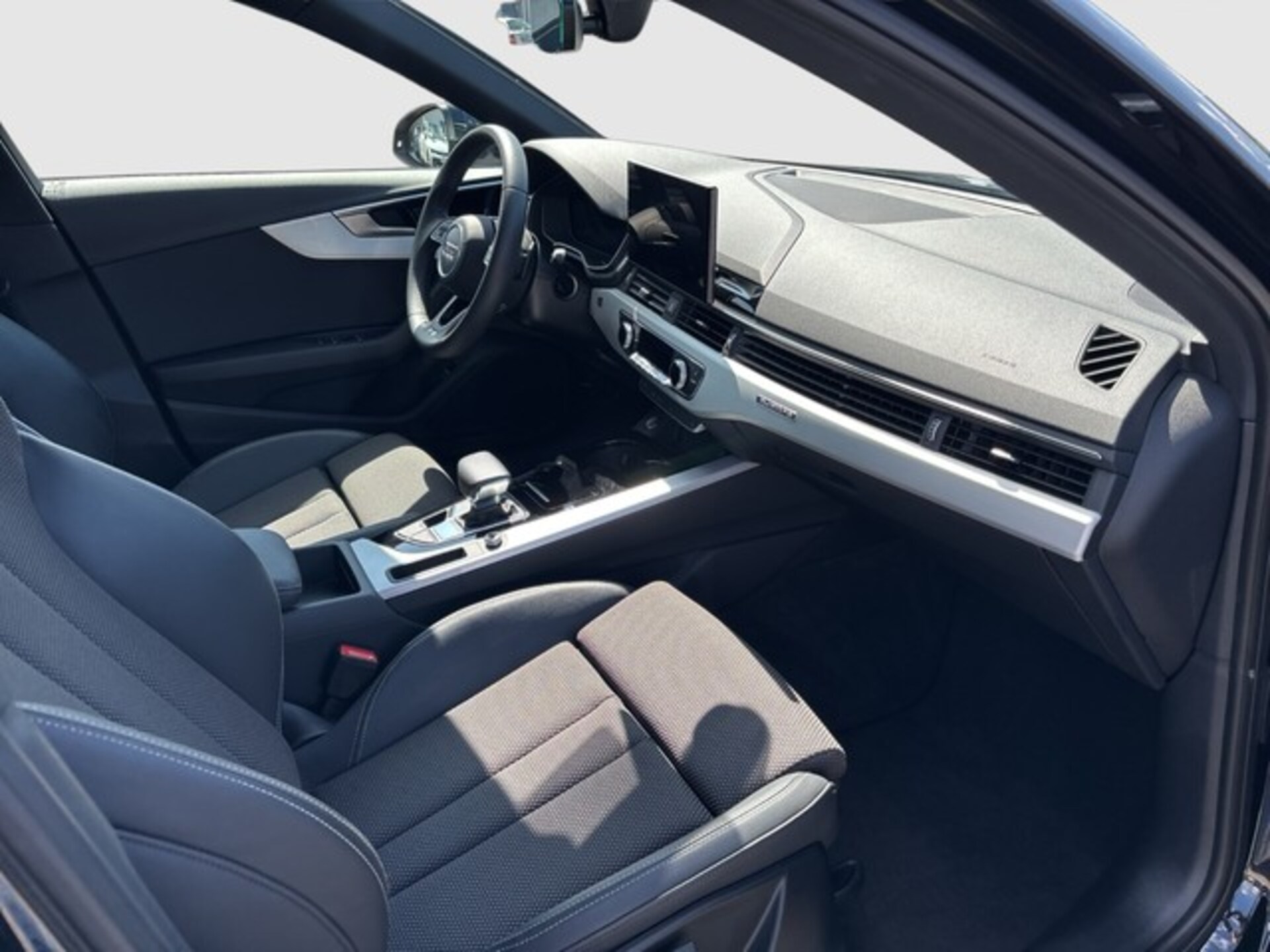 Audi A4 Avant S line