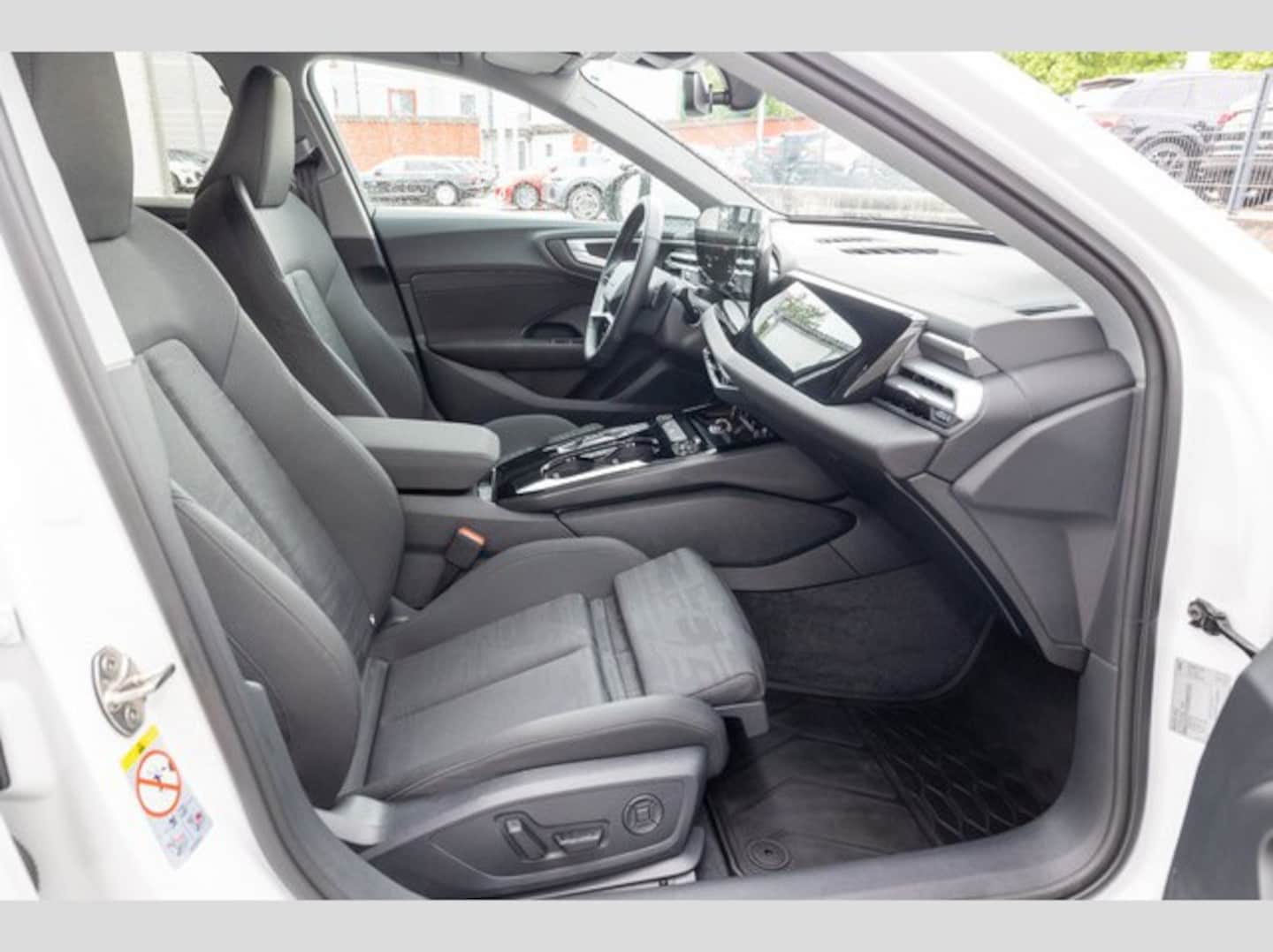 Bild über Audi A5 Avant TDI quattro 150 kW S tronic - für weitere Informationen kontaktieren Sie den Audi Partner