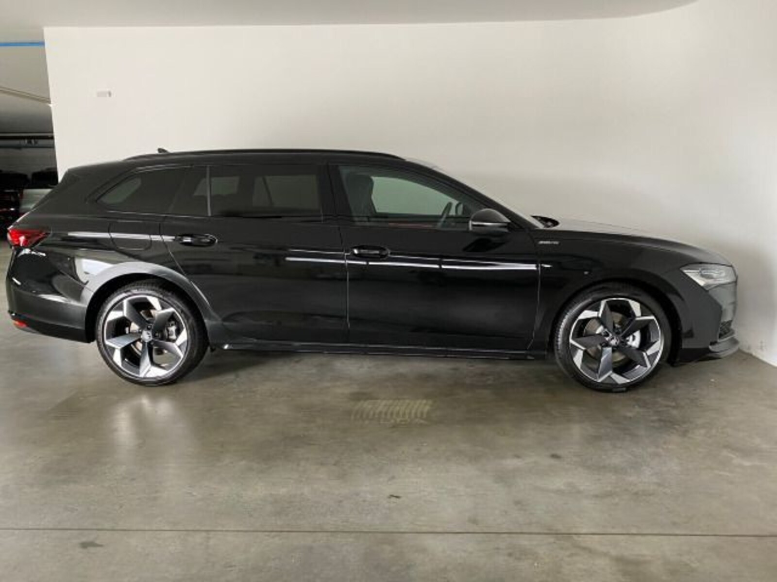 Škoda Superb Combi – Bild 3