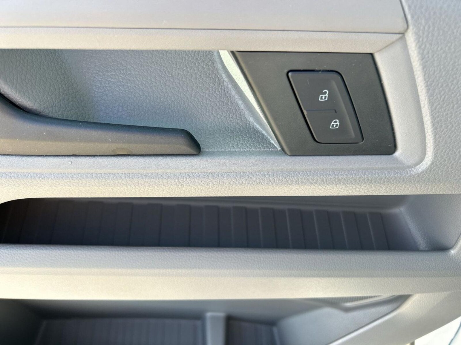 Volkswagen Crafter Kasten mittlerer Radstand – Bild 20