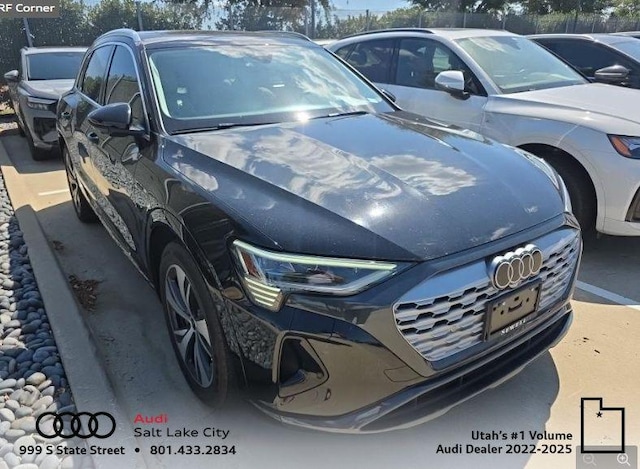 Photo of 2024 Audi Q8 e-tron 