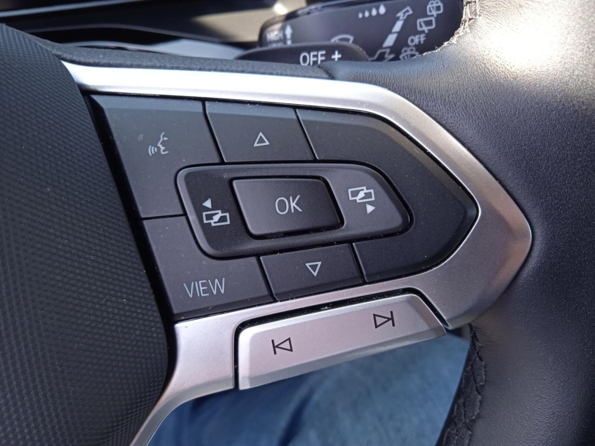 Volkswagen Multivan długi rozstaw osi Life
