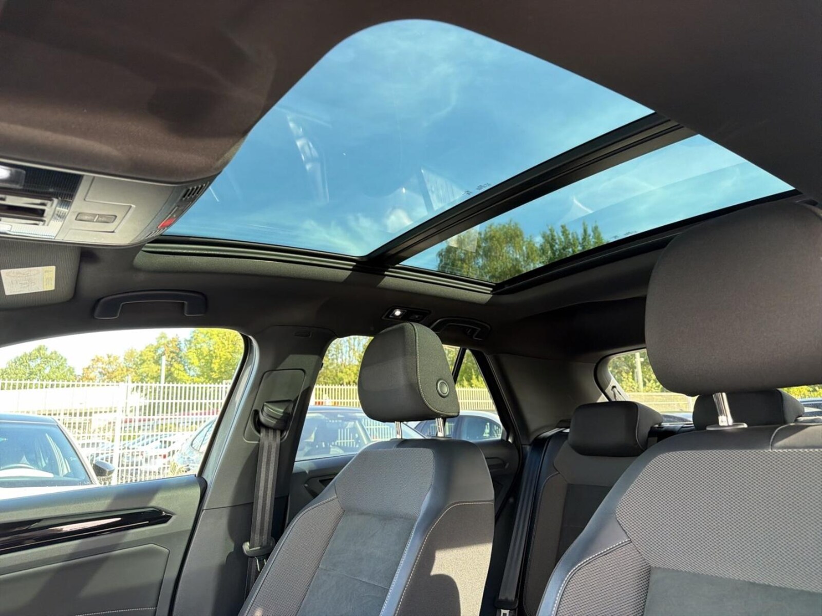 Volkswagen T-Roc – Bild 15