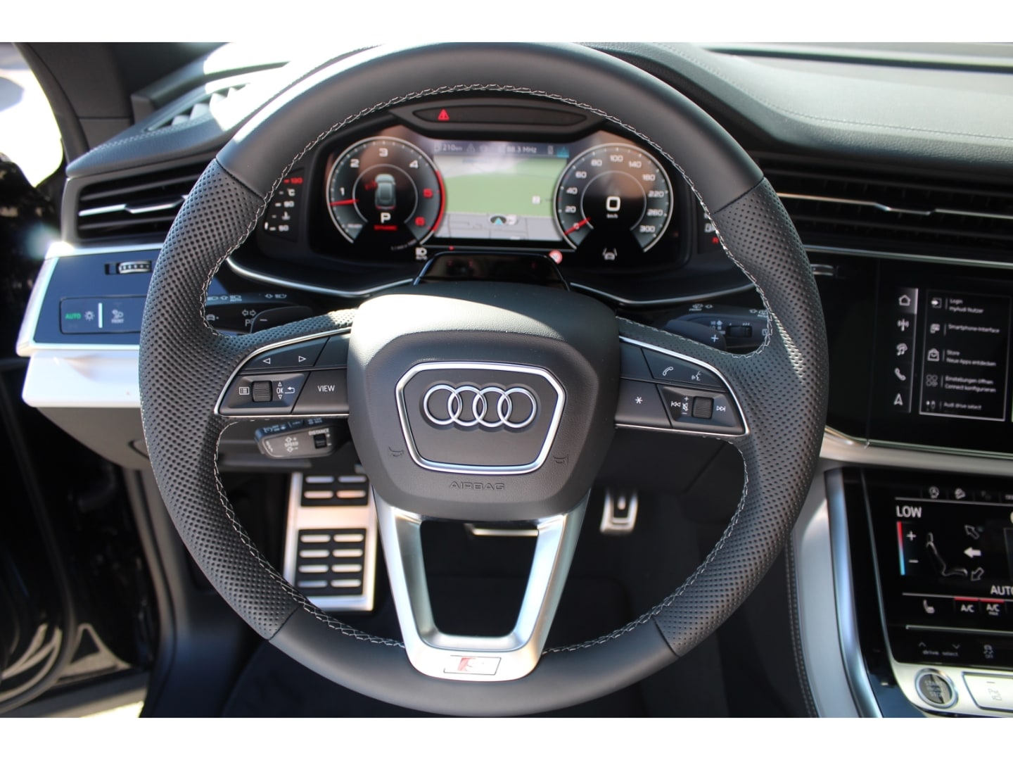 Bild über Audi Q8 SUV S line business TDI quattro 210 kW tiptronic - für weitere Informationen kontaktieren Sie den Audi Partner