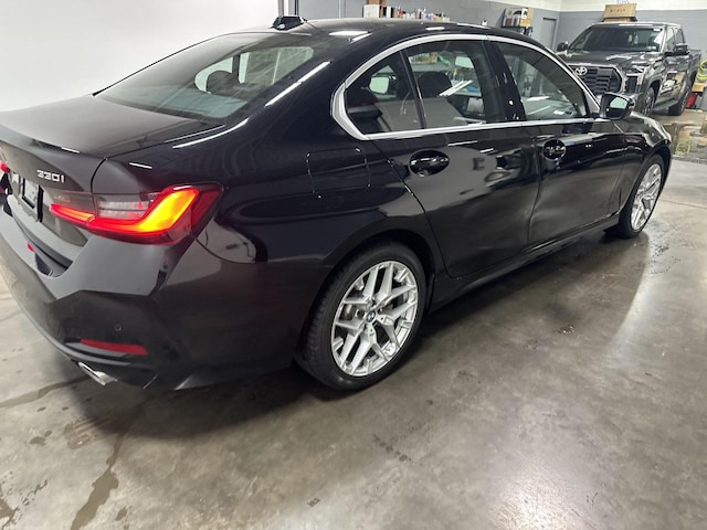 2025 BMW 330i