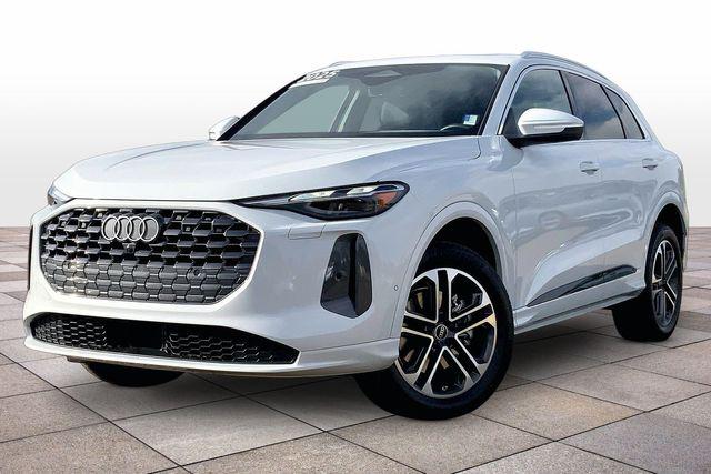 2025 Audi Q5 40 Premium's photo