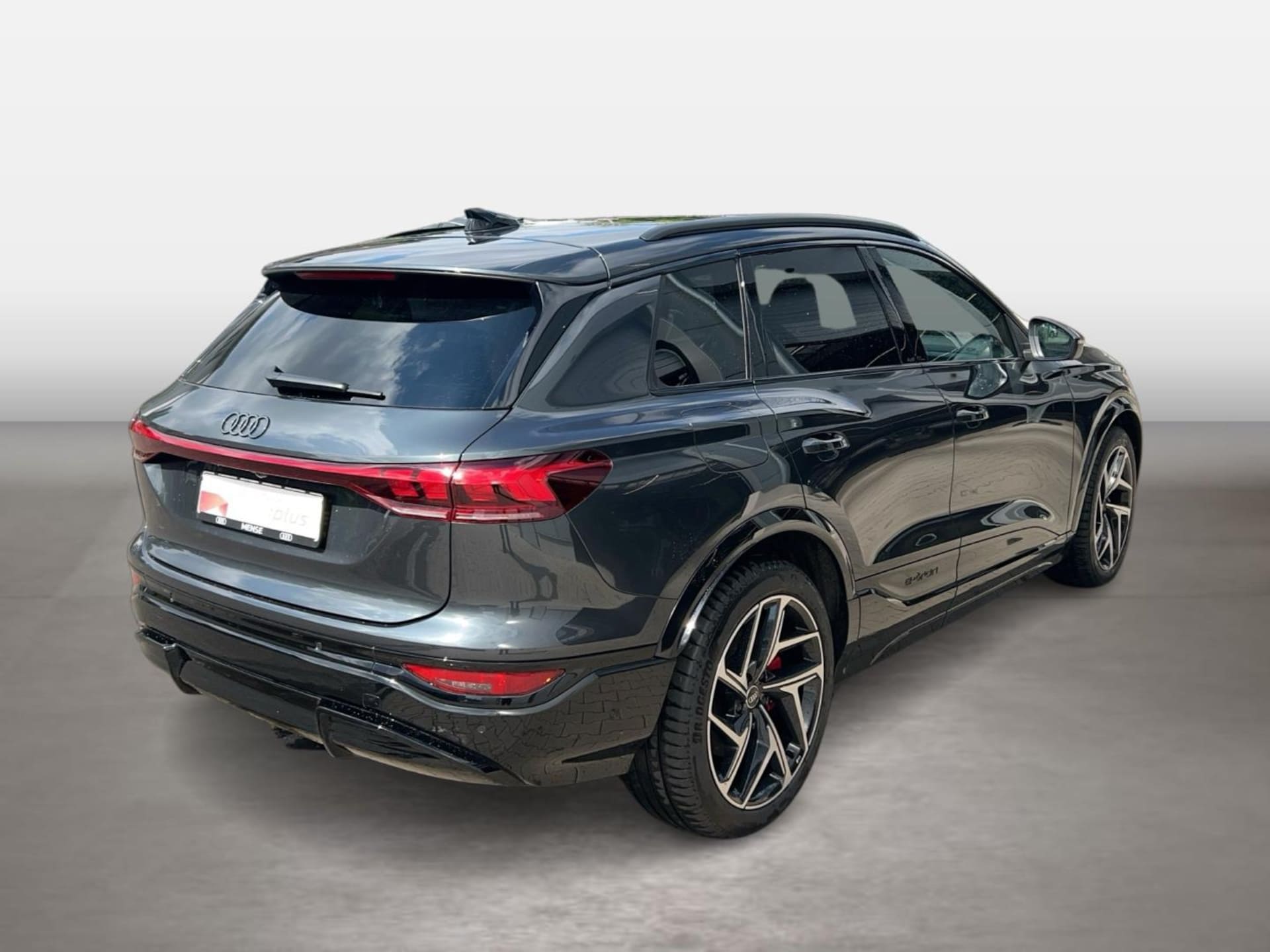 Audi SQ6 SUV e-tron