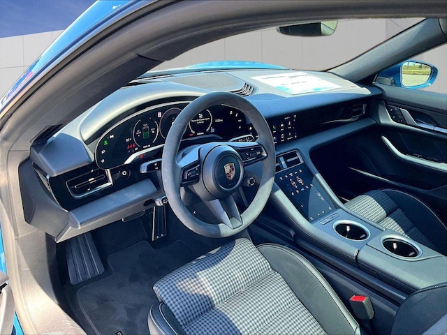 2025 Porsche Taycan
