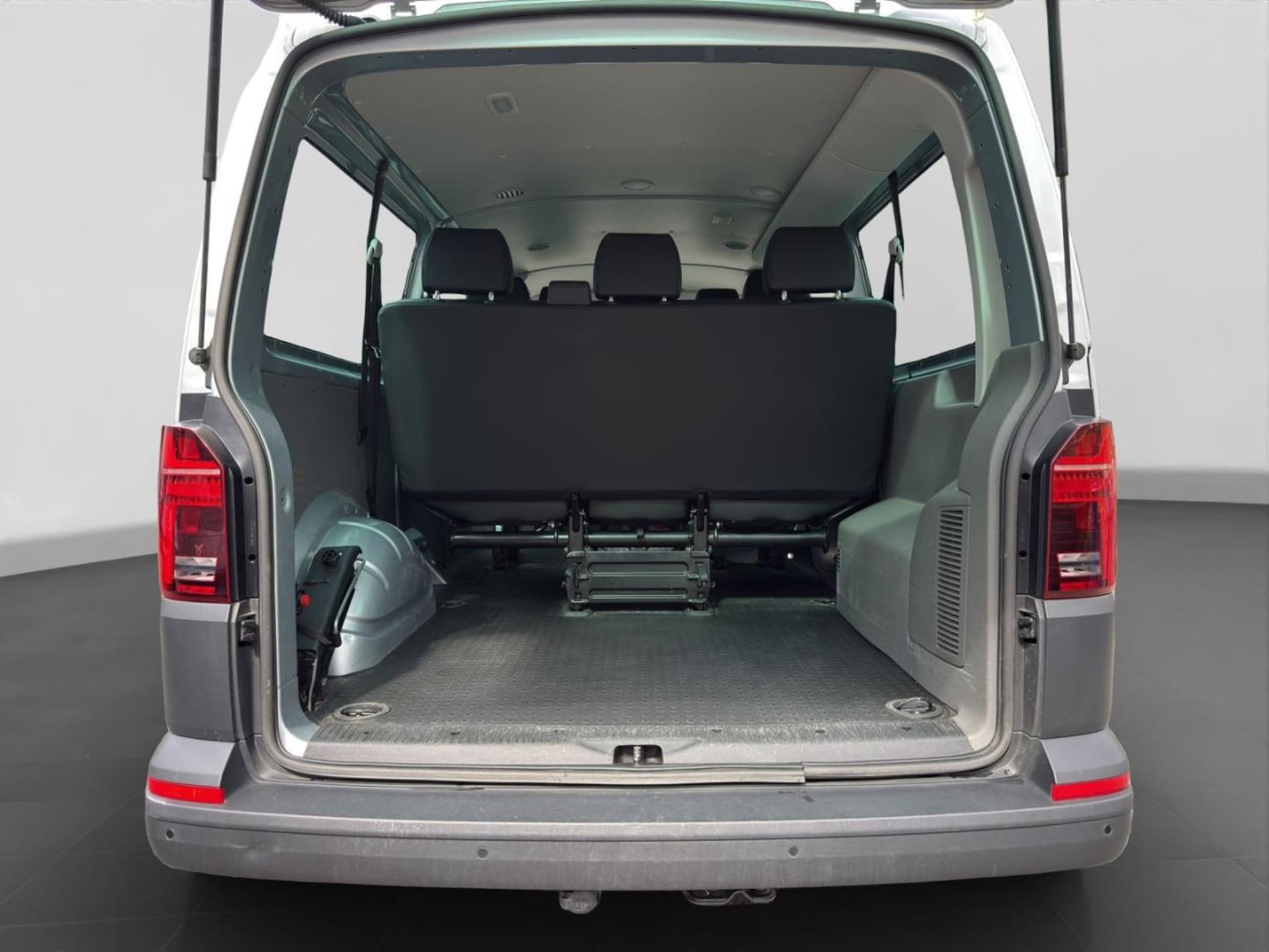 Volkswagen T6.1 Transporter Kombi langer Radstand