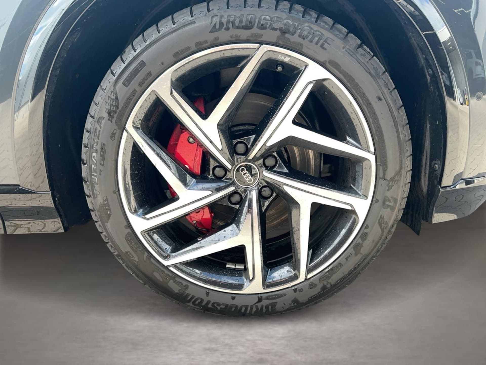 Audi SQ6 SUV e-tron