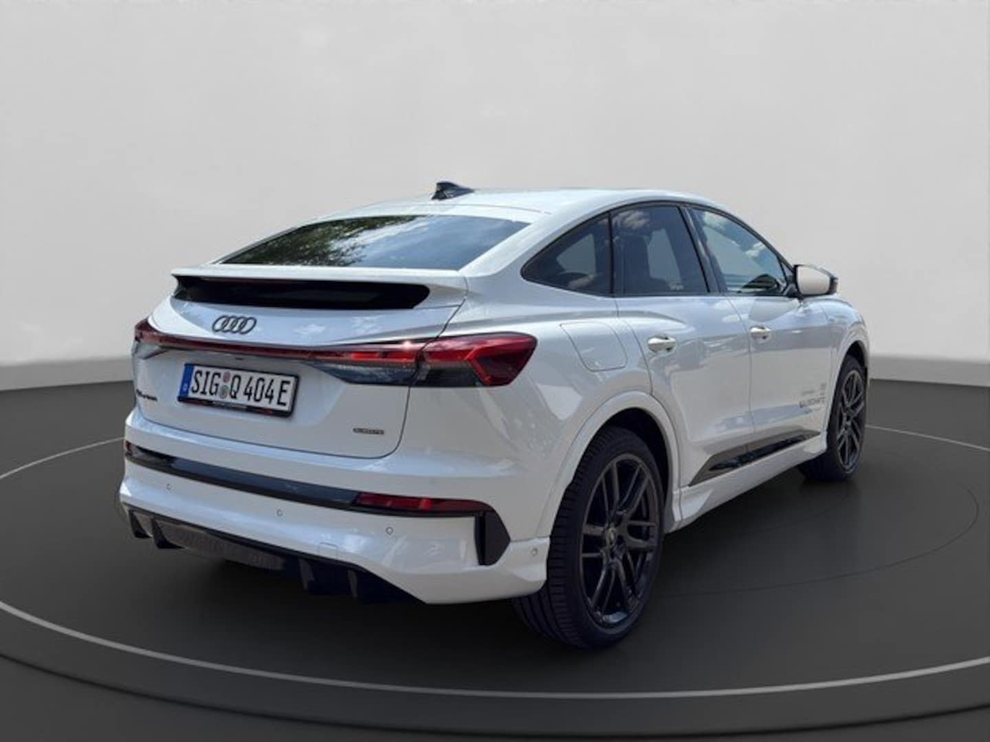 Bild über Audi Q4 Sportback e-tron e-tron quattro 220 kW - für weitere Informationen kontaktieren Sie den Audi Partner