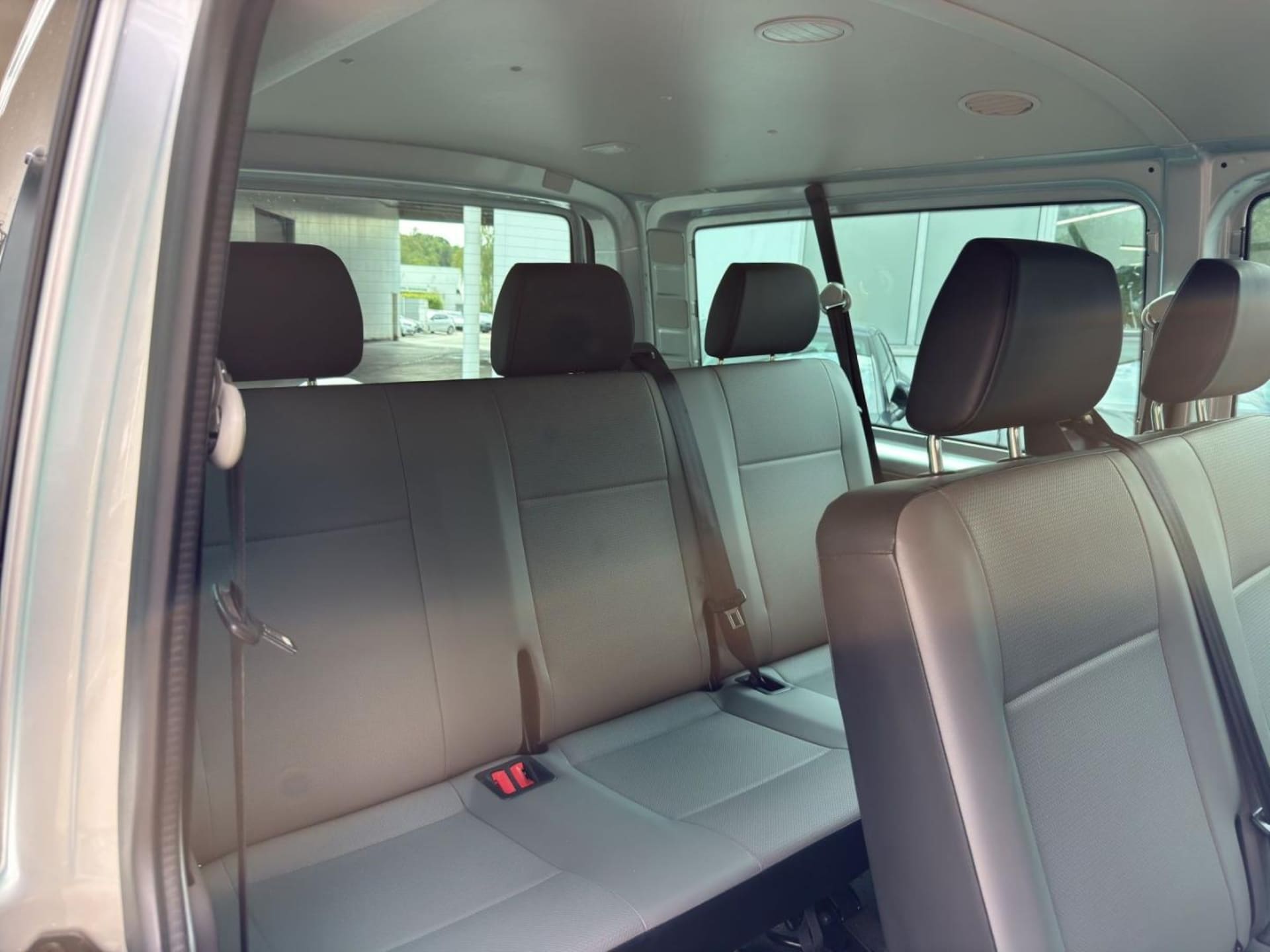 Volkswagen T6.1 Transporter Kombi langer Radstand