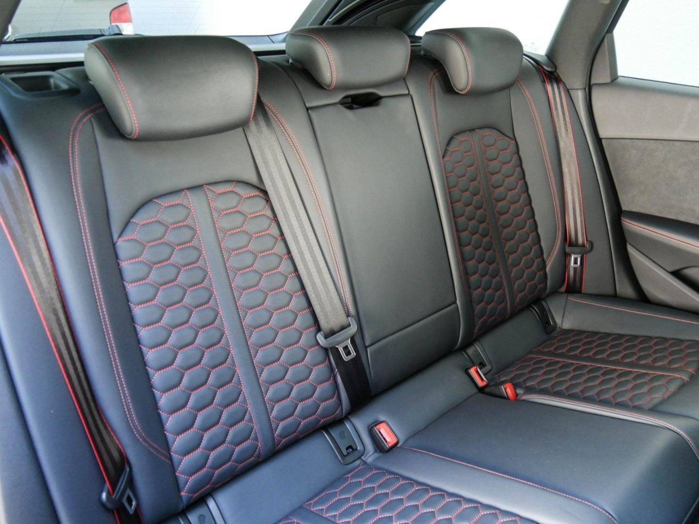 Image about Audi RS 4 Avant TFSI quattro tiptronic