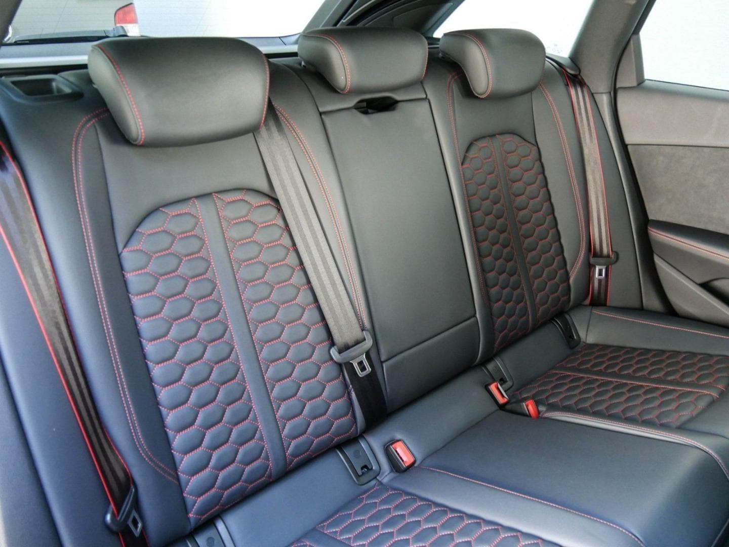 Image about Audi RS 4 Avant TFSI quattro tiptronic