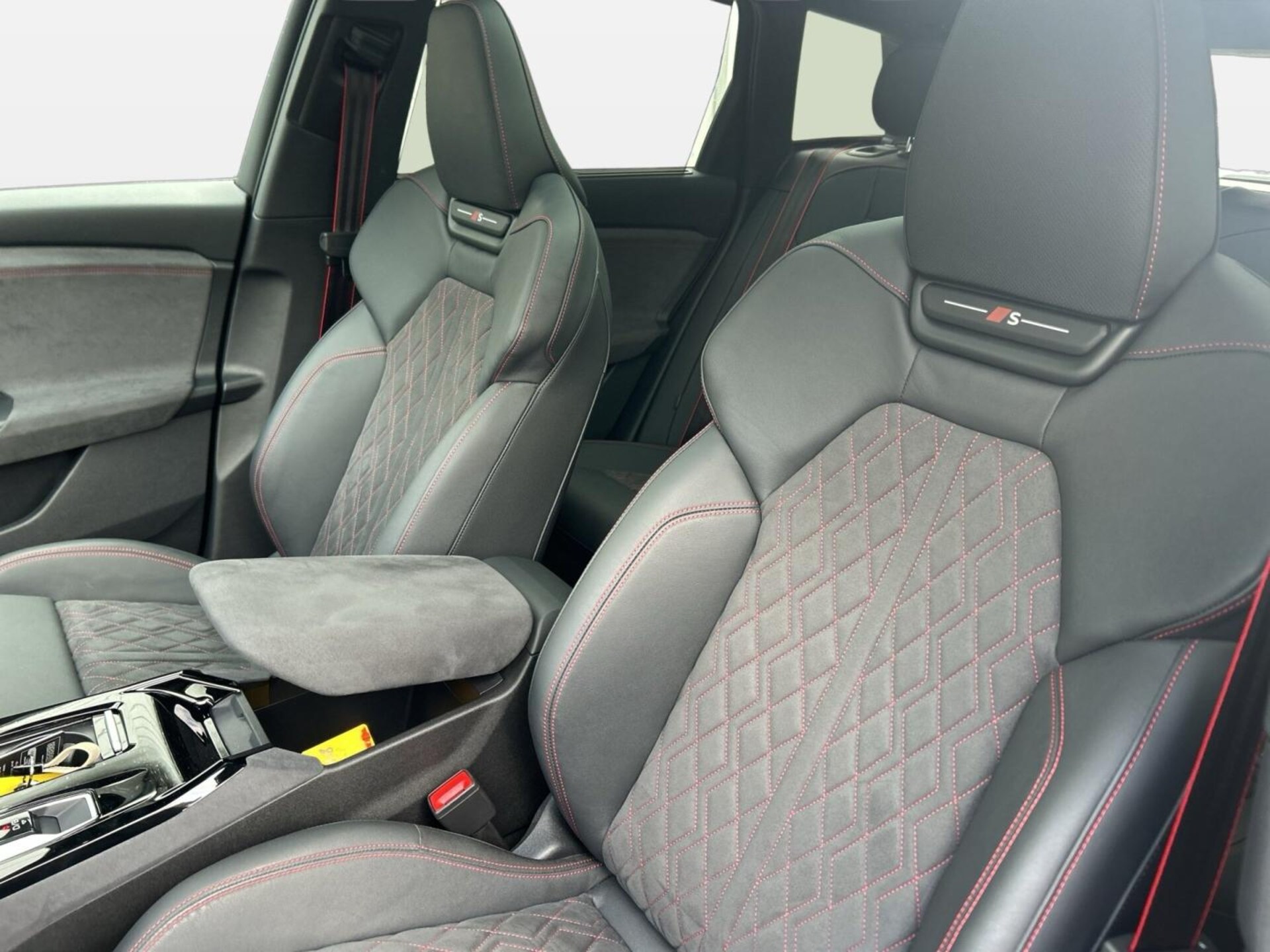 Audi SQ6 SUV e-tron