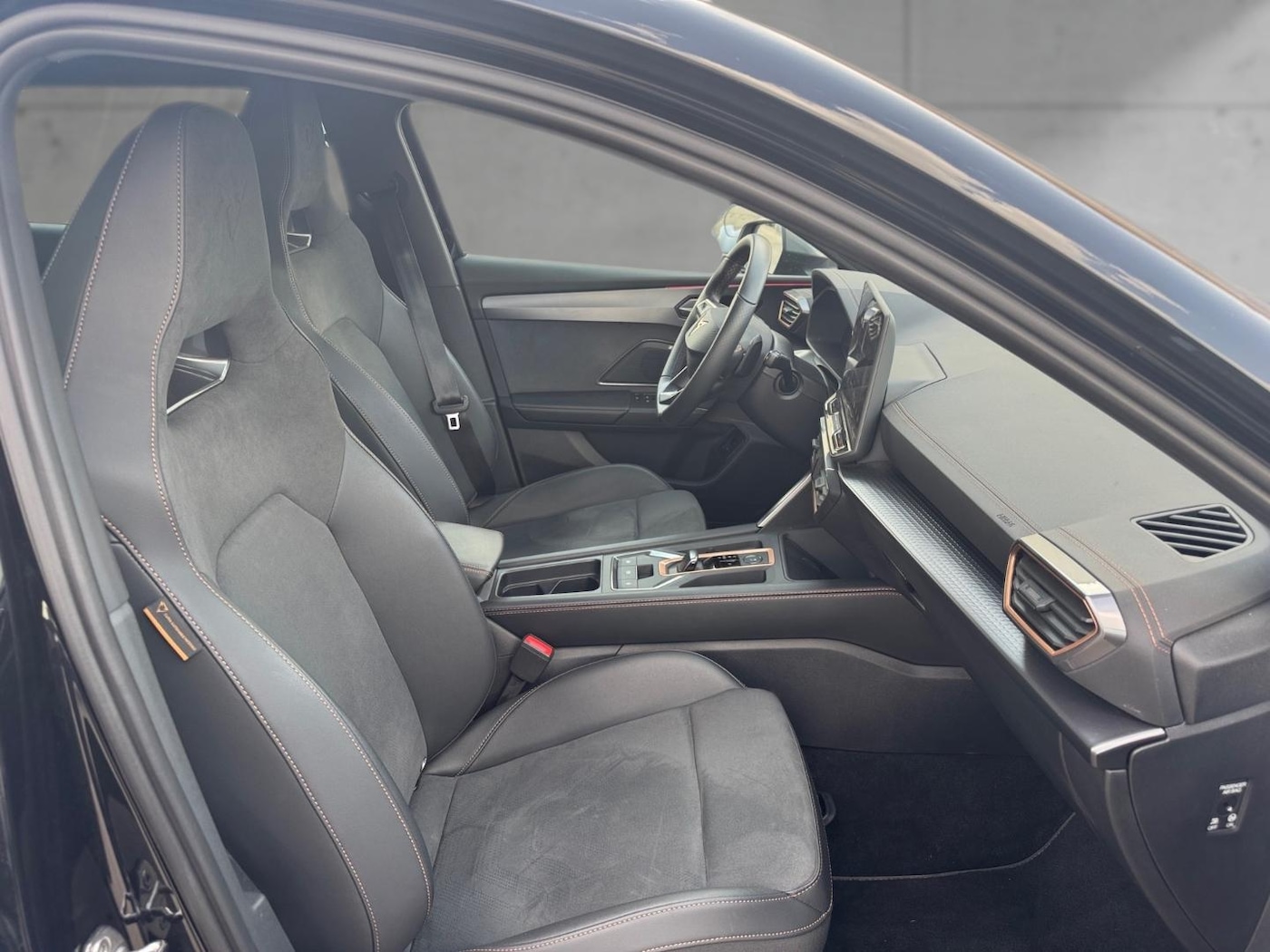CUPRA Leon Sportstourer 1.5 eTSI DSG 110 kW (150 CV) — photo 5
