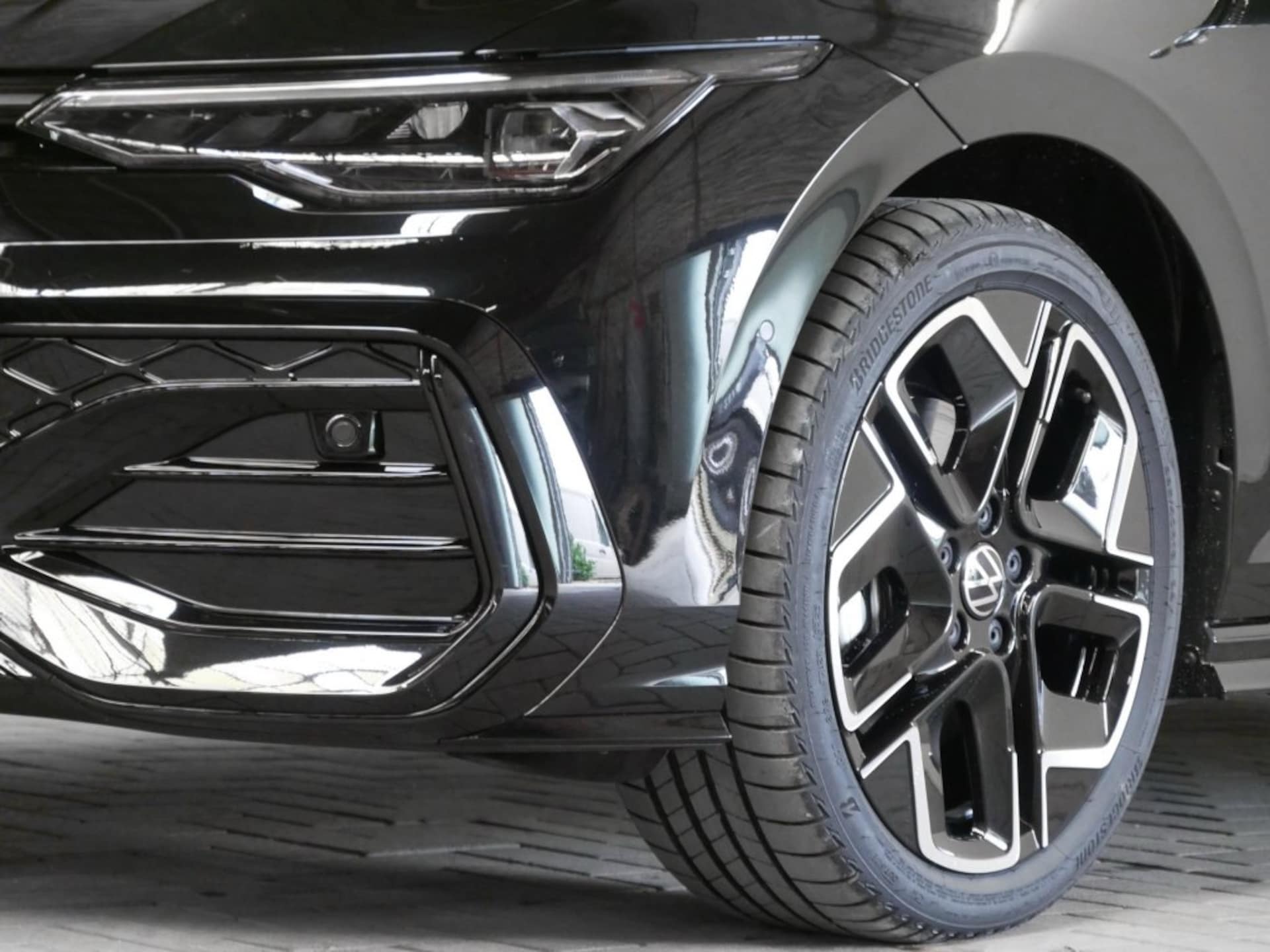 Volkswagen Golf R-Line