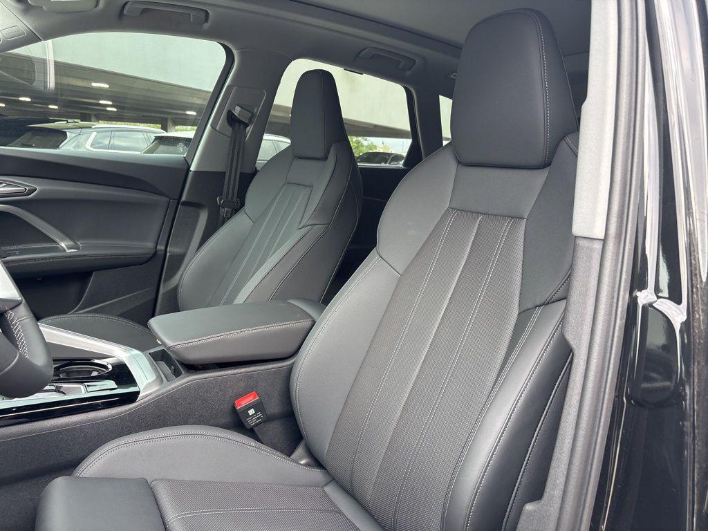 2025 Audi Q5 Premium Plus - Photo 13