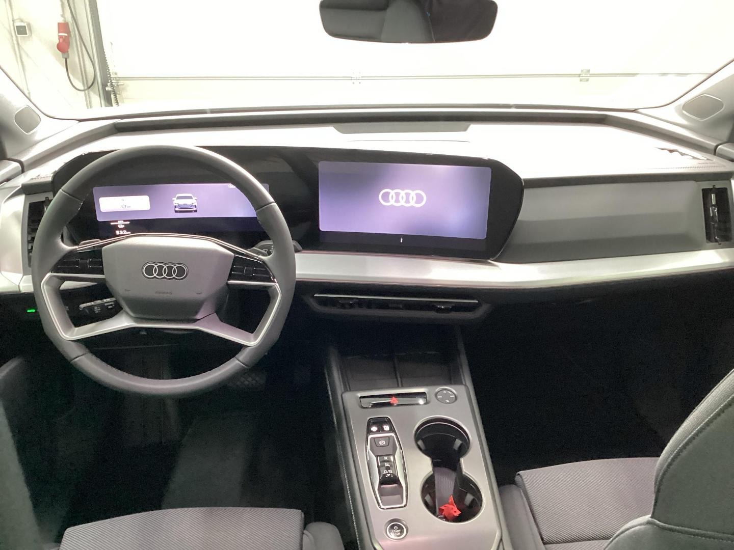 Bild über Audi Q4 SUV e-tron e-tron performance 210 kW - für weitere Informationen kontaktieren Sie den Audi Partner