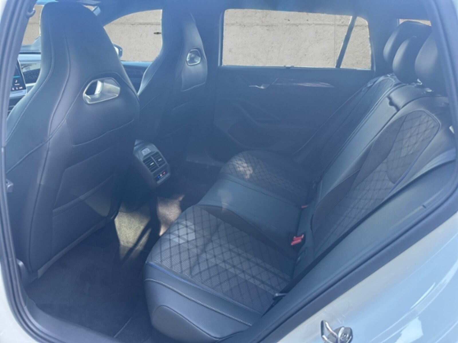Volkswagen Passat – Bild 18