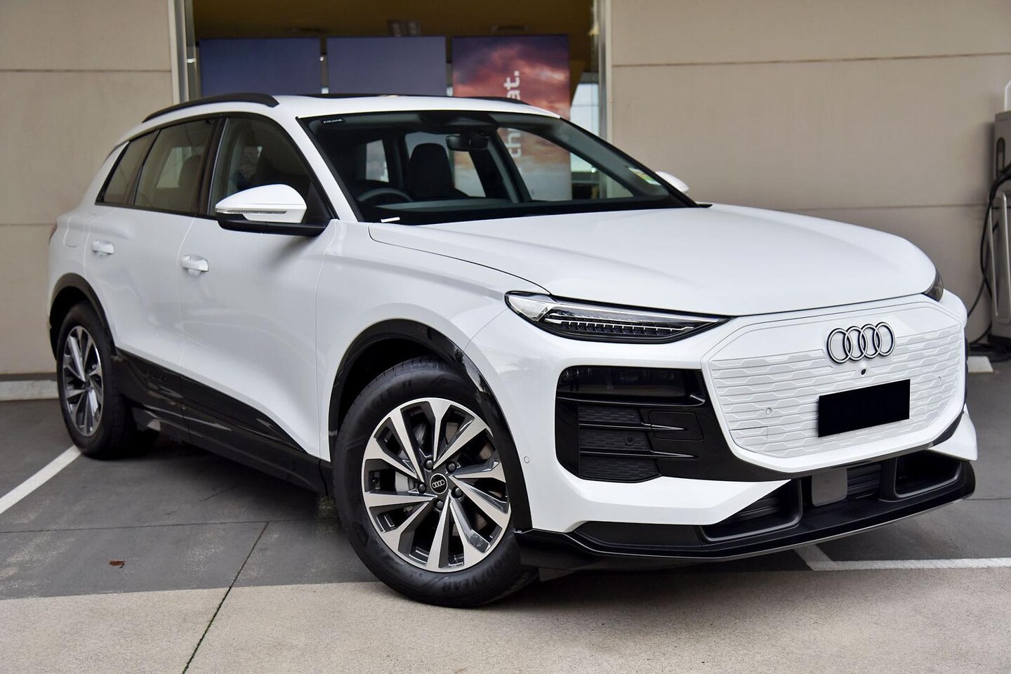 Image about Audi Q6 SUV e-tron e-tron