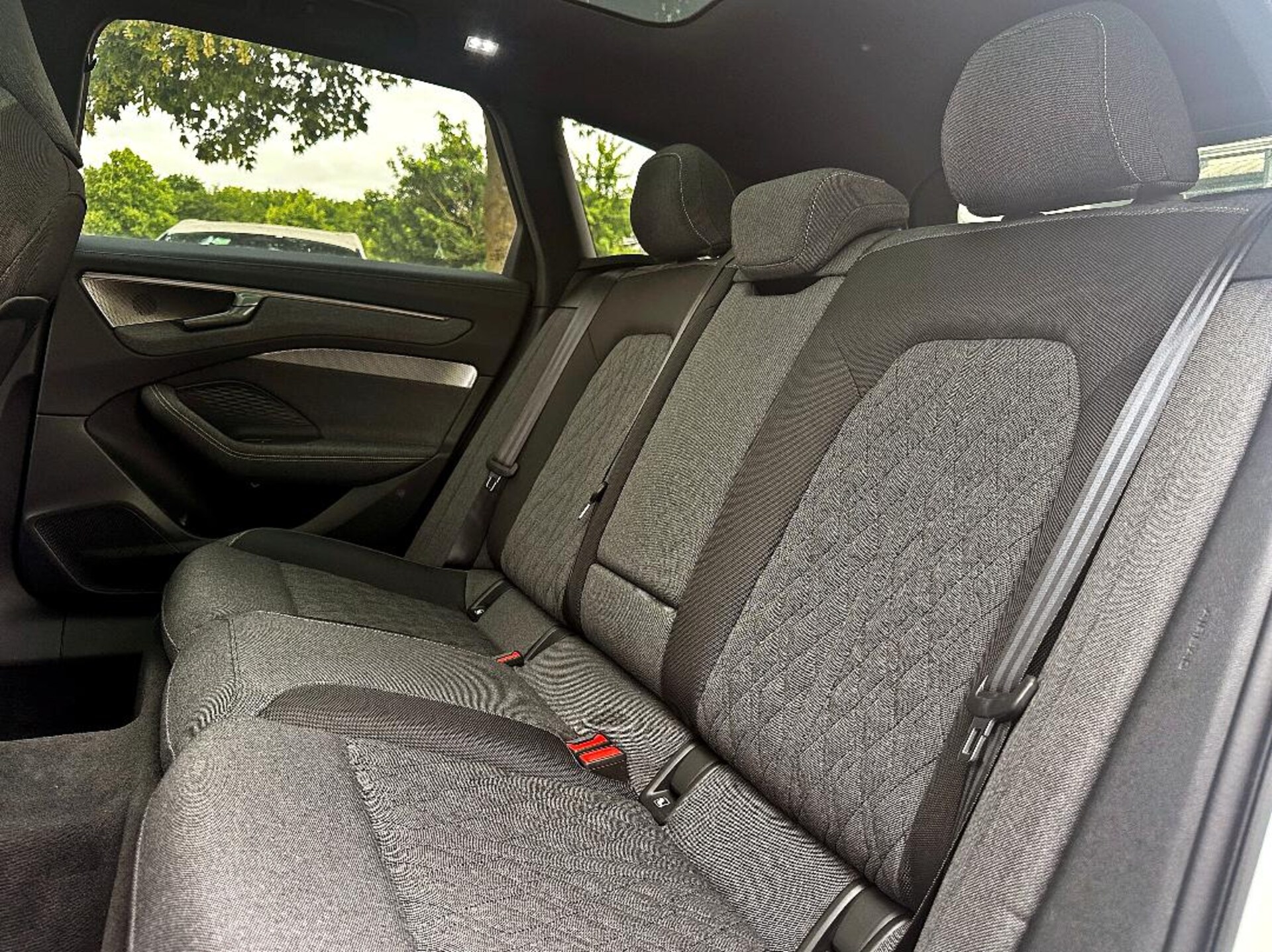 Audi A6 Avant edition one