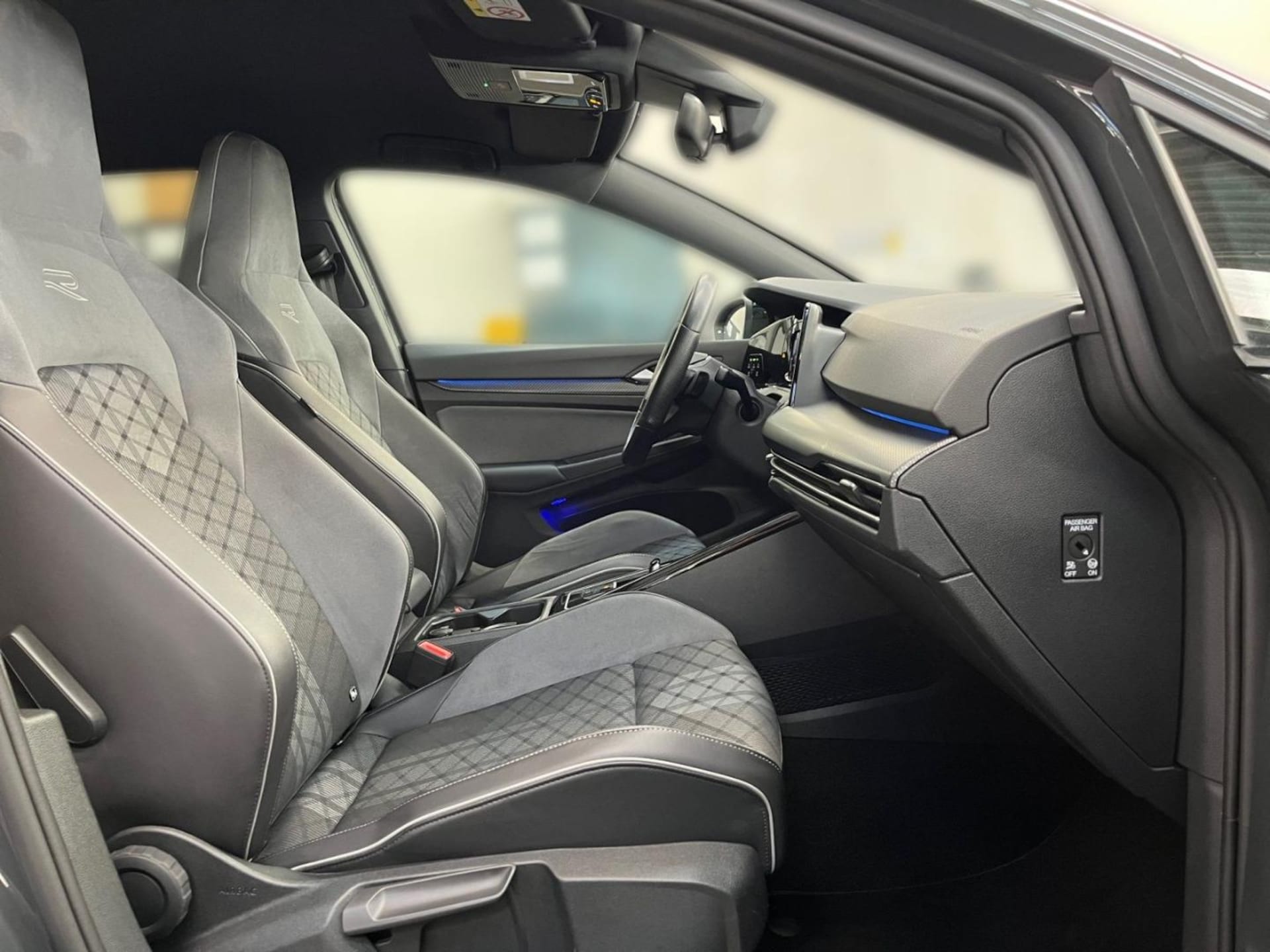 Volkswagen Golf R-Line