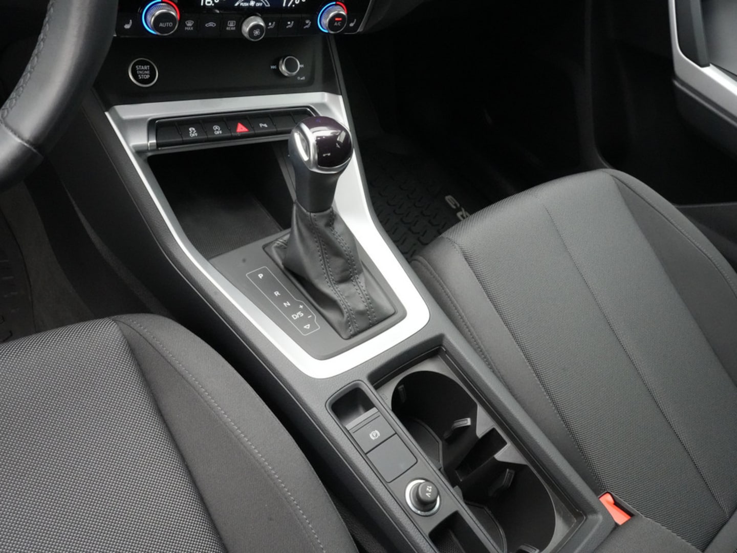 Bild über Audi Q3 40 TFSI quattro S tronic - für weitere Informationen kontaktieren Sie den Audi Partner
