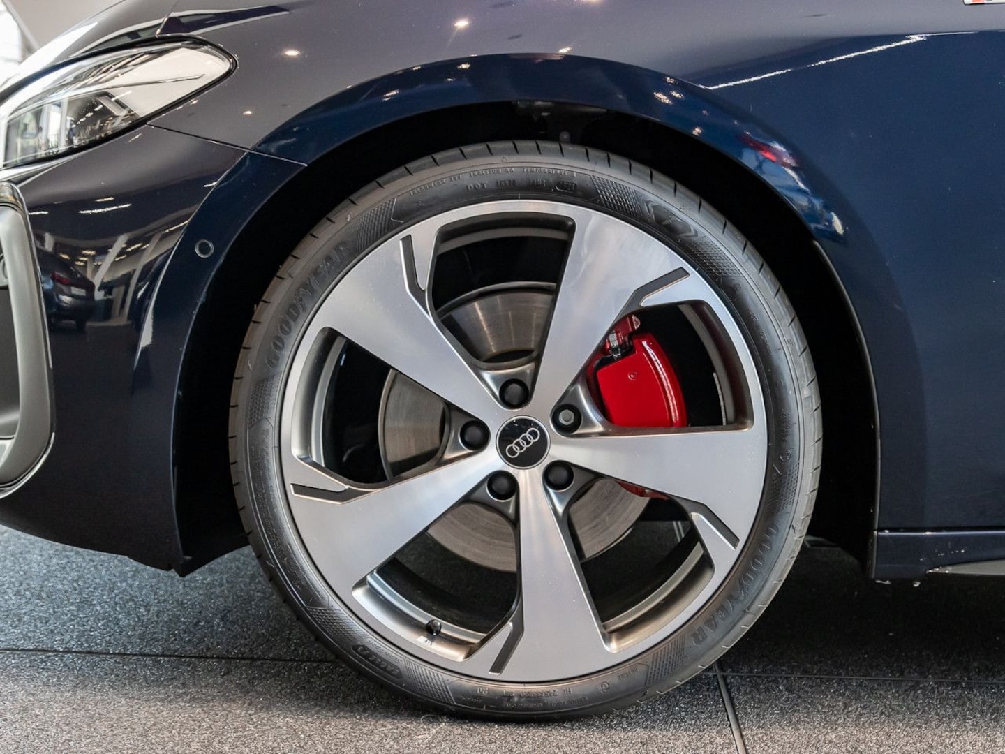 Bild über Audi A5 Avant TDI quattro 150 kW S tronic - für weitere Informationen kontaktieren Sie den Audi Partner