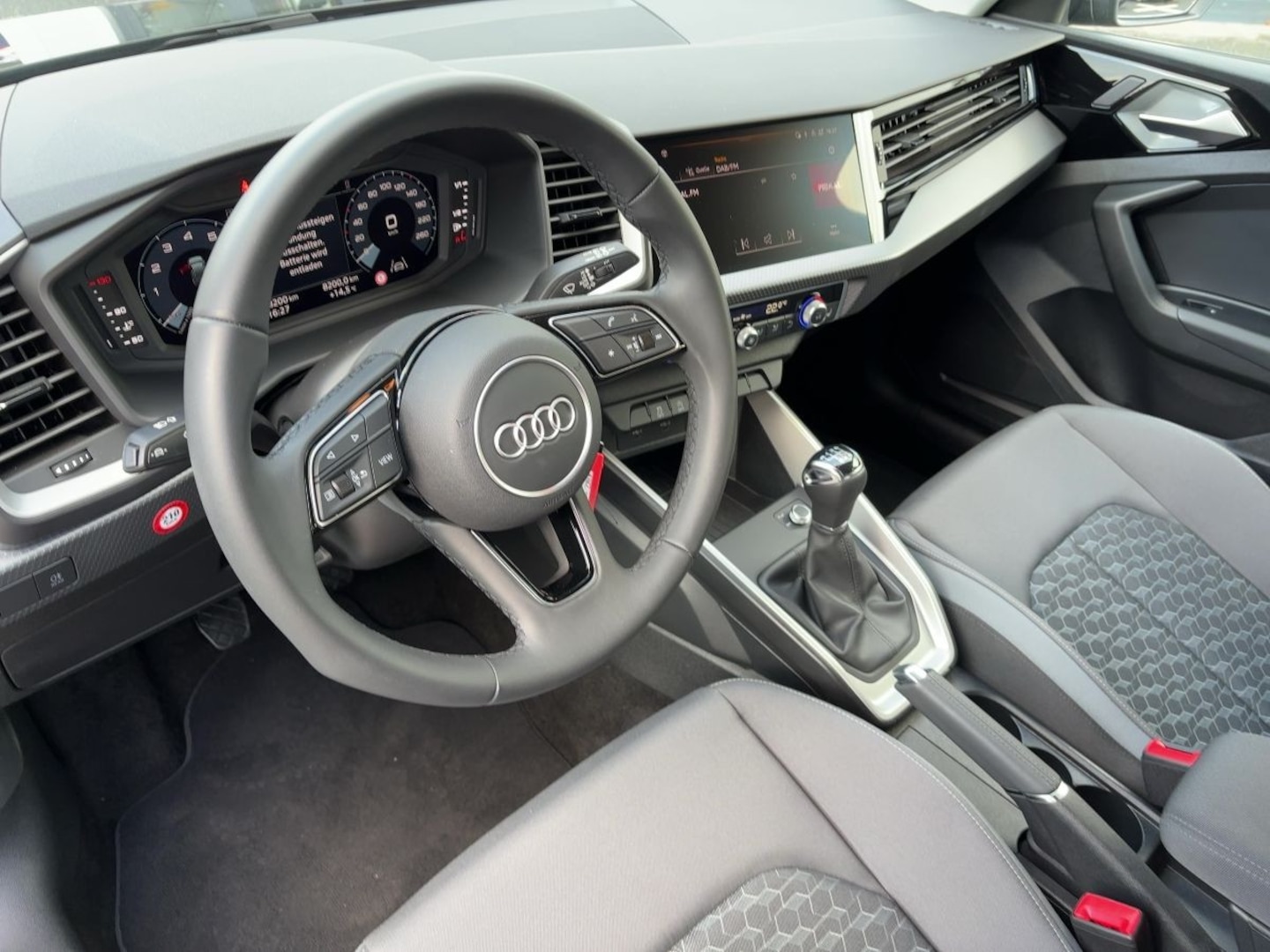 Bild über Audi A1 Sportback advanced 30 TFSI Schaltgetriebe - für weitere Informationen kontaktieren Sie den Audi Partner