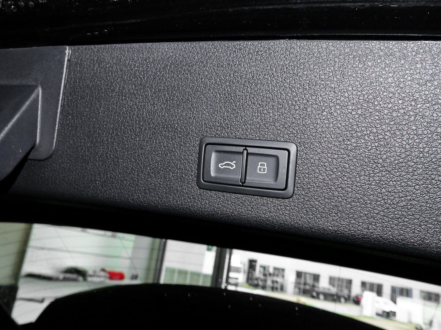 Image about Audi Q8 e-tron S line 55 e-tron quattro