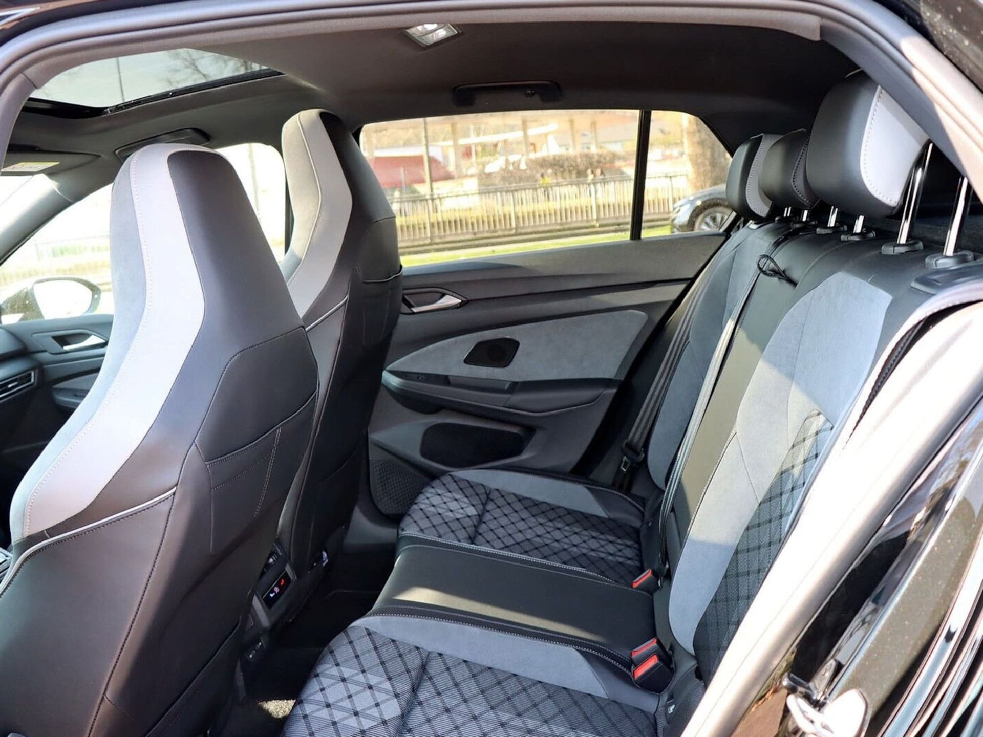 Volkswagen Golf R-Line
